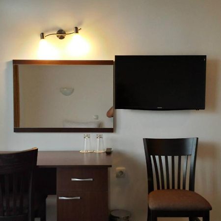 Hotel Kiprovets Chiprovtsi ภายนอก รูปภาพ