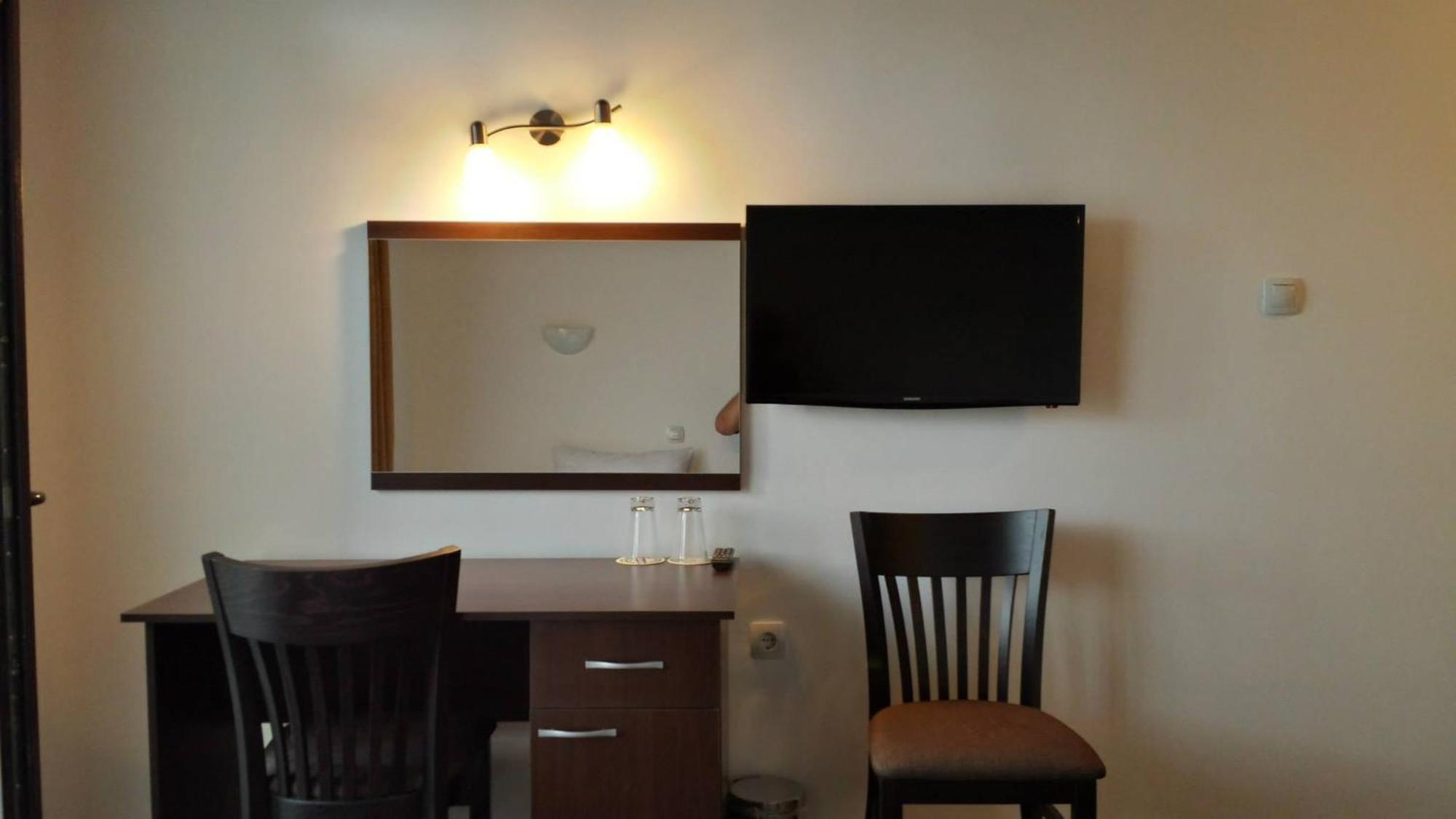 Hotel Kiprovets Chiprovtsi ภายนอก รูปภาพ