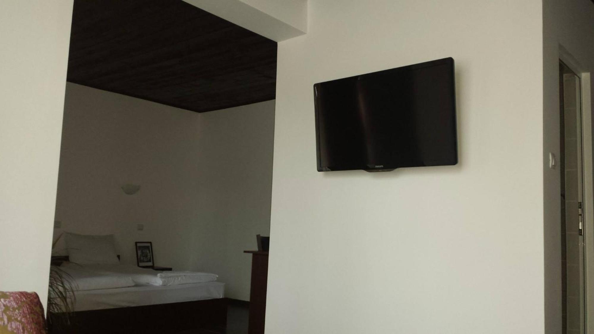 Hotel Kiprovets Chiprovtsi ภายนอก รูปภาพ