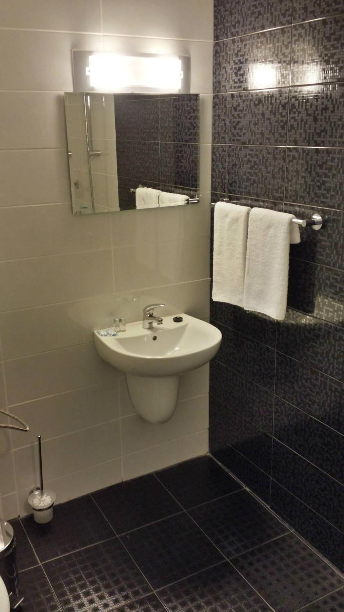 Hotel Kiprovets Chiprovtsi ภายนอก รูปภาพ