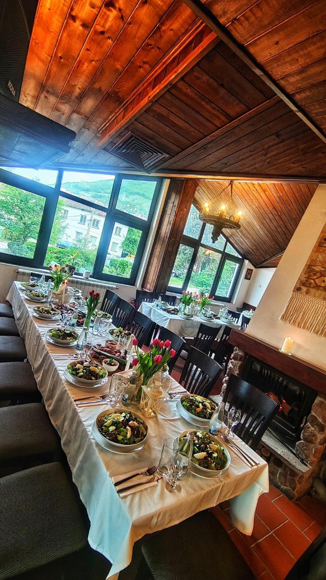 Hotel Kiprovets Chiprovtsi ภายนอก รูปภาพ