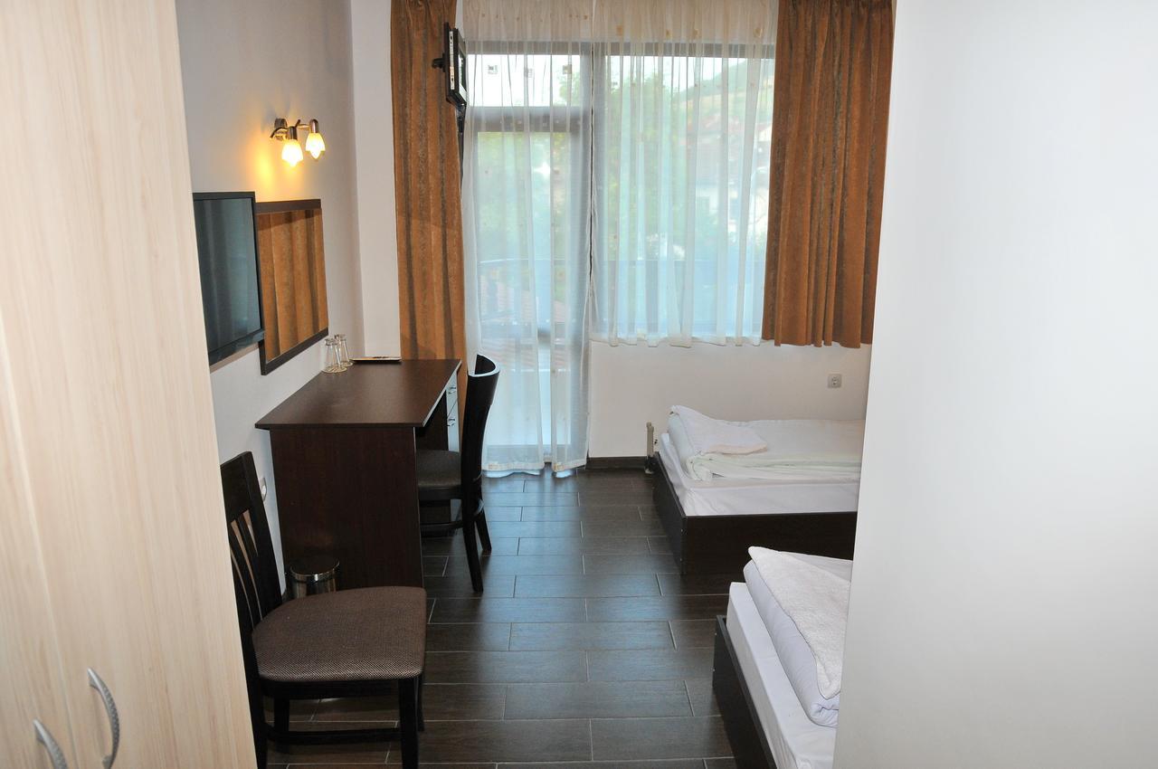 Hotel Kiprovets Chiprovtsi ภายนอก รูปภาพ