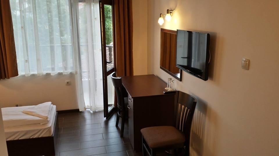 Hotel Kiprovets Chiprovtsi ภายนอก รูปภาพ